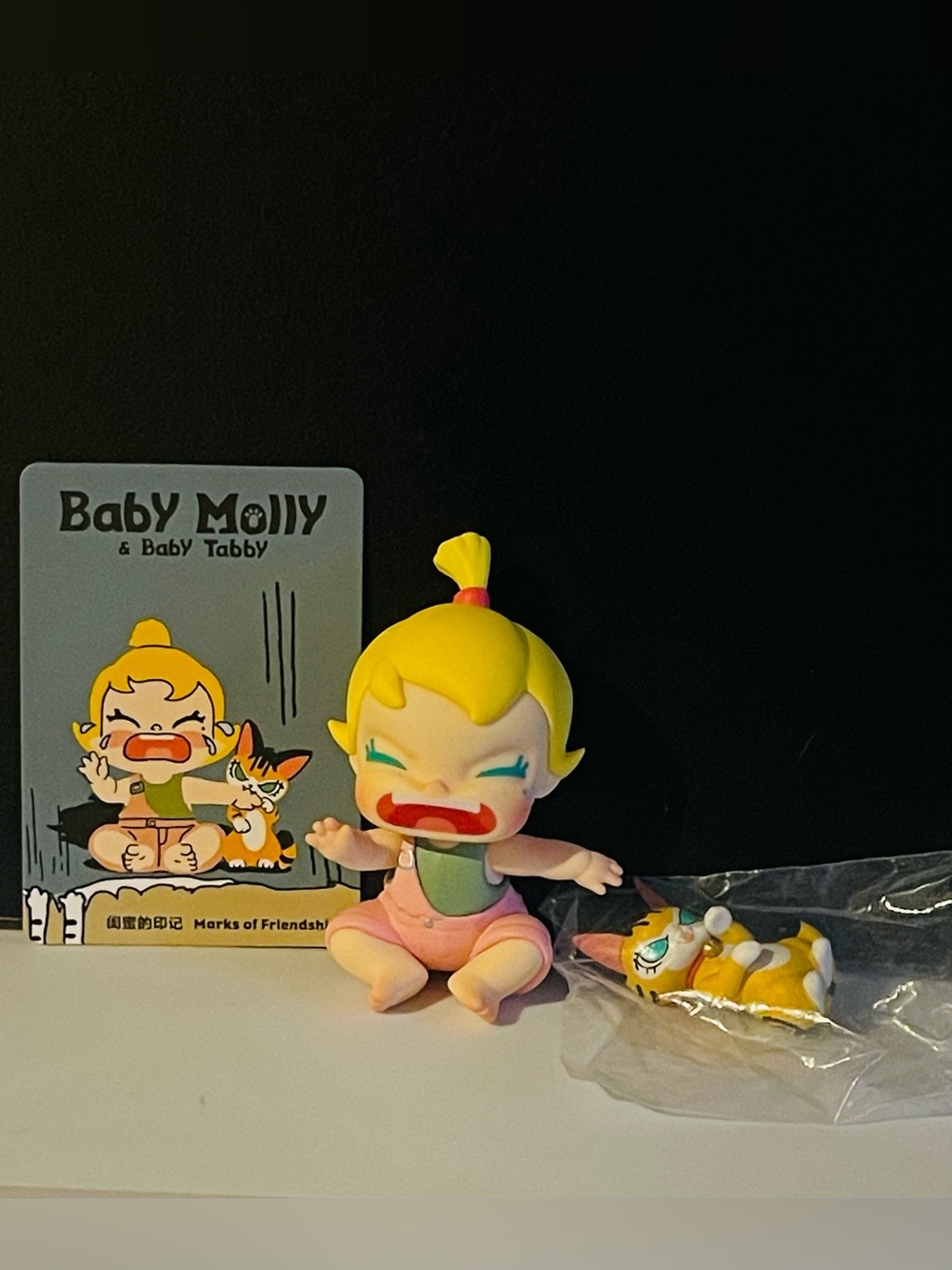 Baby Molly marks of friendship Figure with tabby
